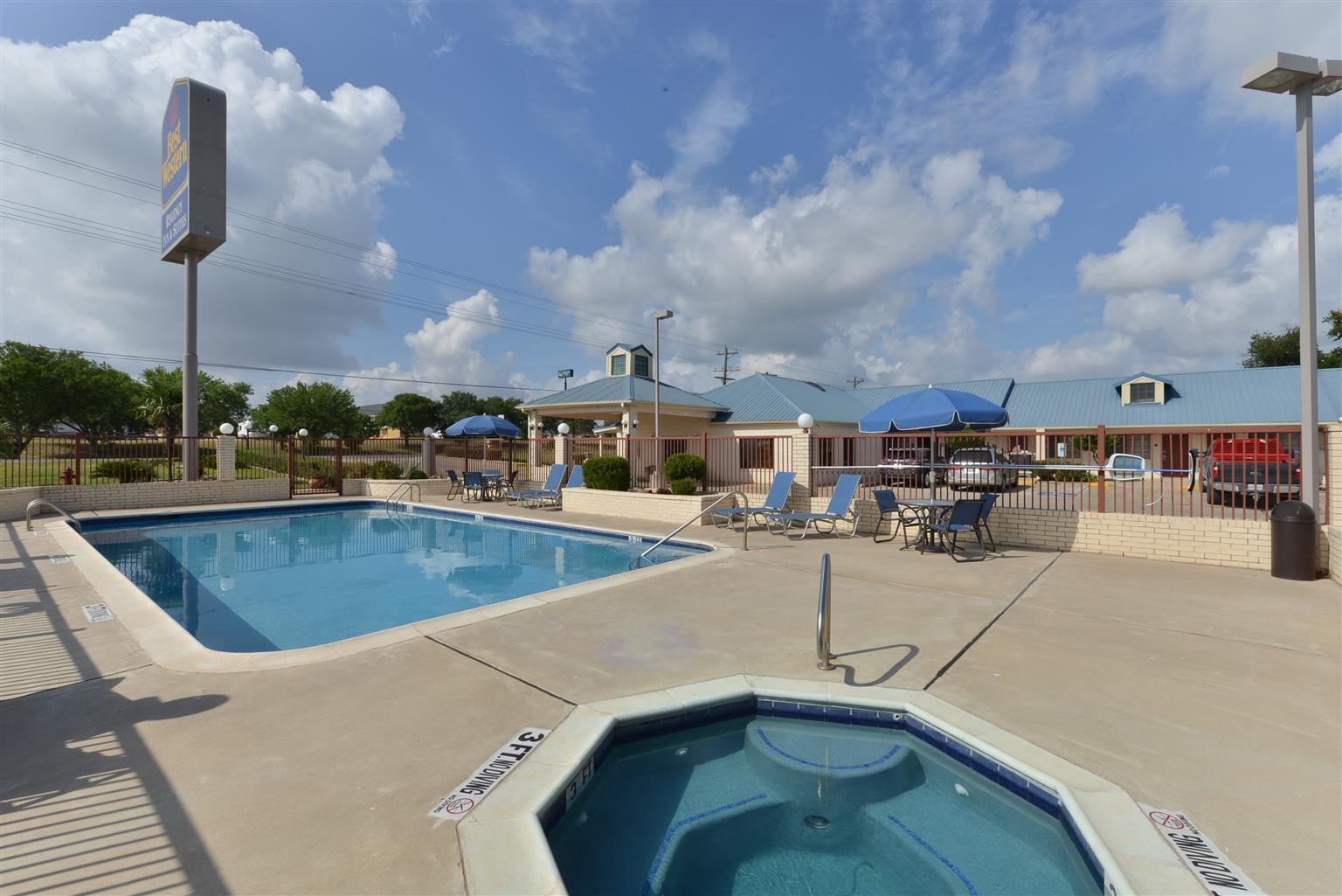 Best Western Regency Inn & Suites Gonzales Extérieur photo