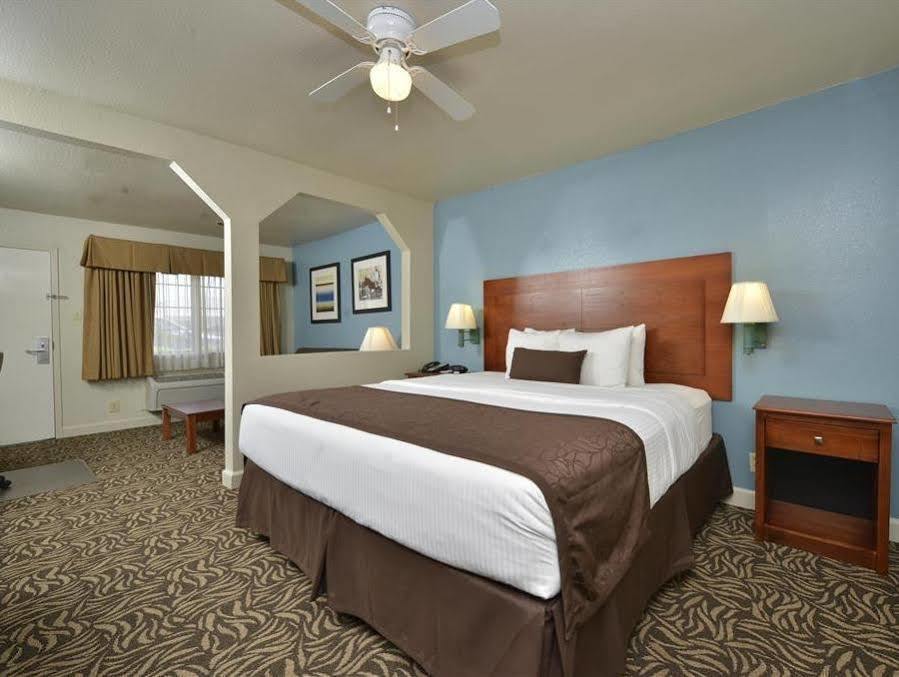 Best Western Regency Inn & Suites Gonzales Extérieur photo